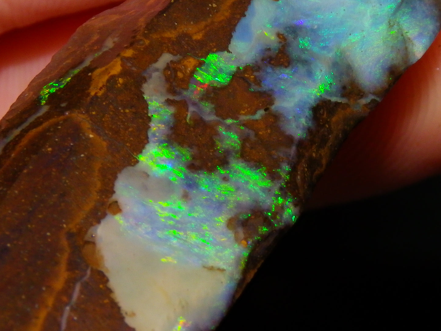 4 Nice Rough/Rubbed Boulder Opals 416cts Queensland Australia Multicolours/Patterns