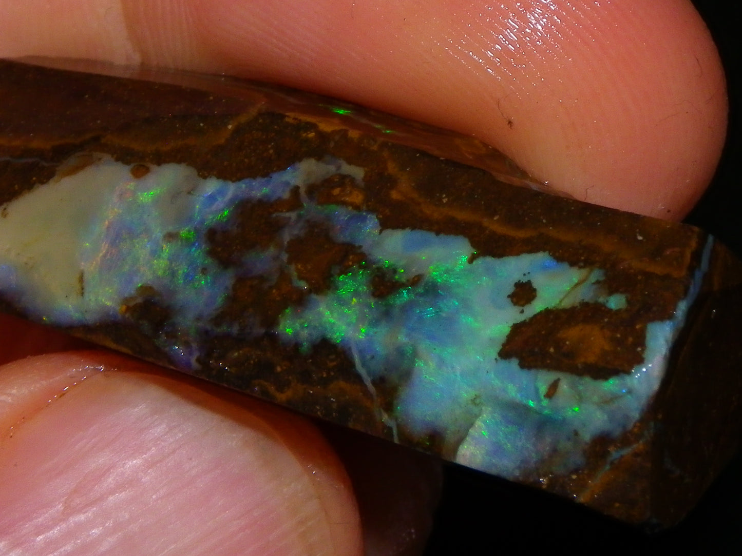 4 Nice Rough/Rubbed Boulder Opals 416cts Queensland Australia Multicolours/Patterns