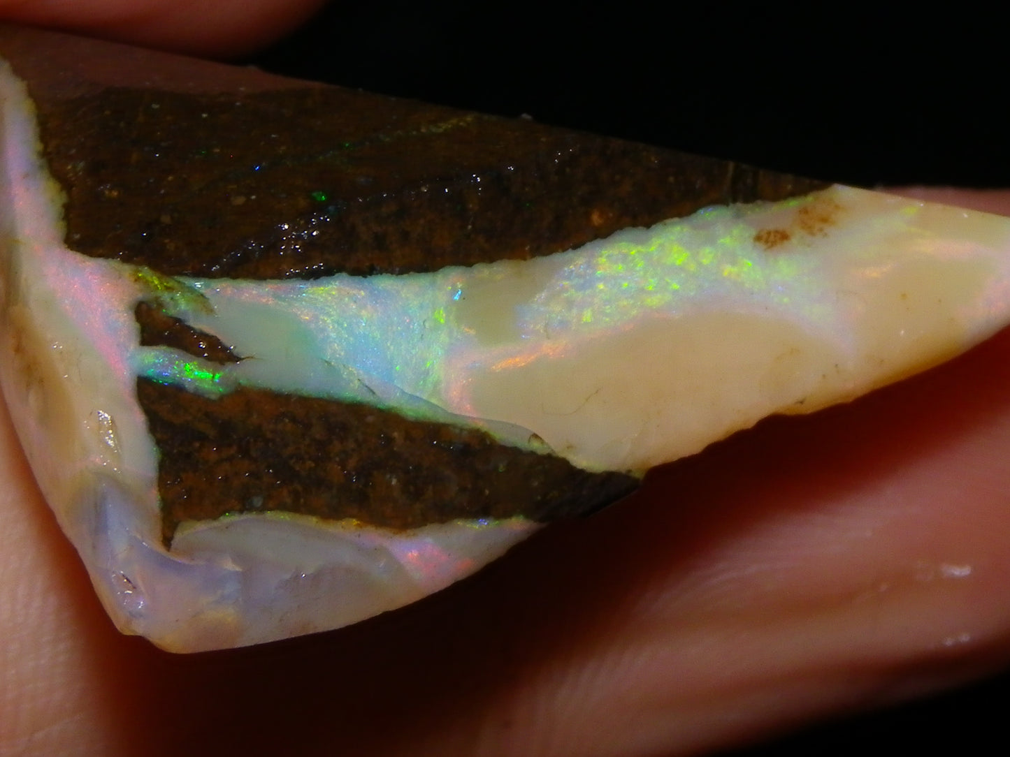 4 Nice Rough/Rubbed Boulder Opals 416cts Queensland Australia Multicolours/Patterns