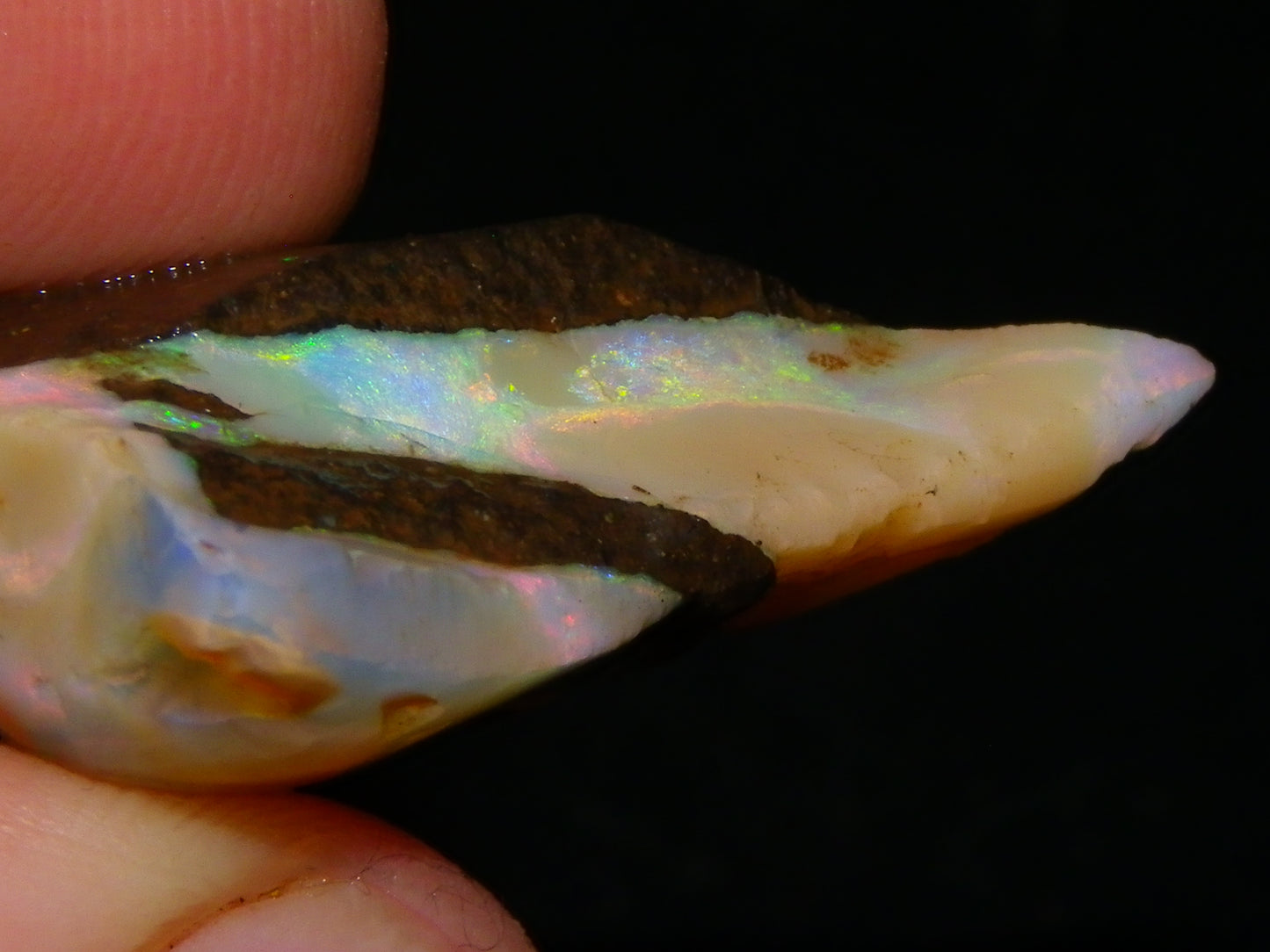 4 Nice Rough/Rubbed Boulder Opals 416cts Queensland Australia Multicolours/Patterns