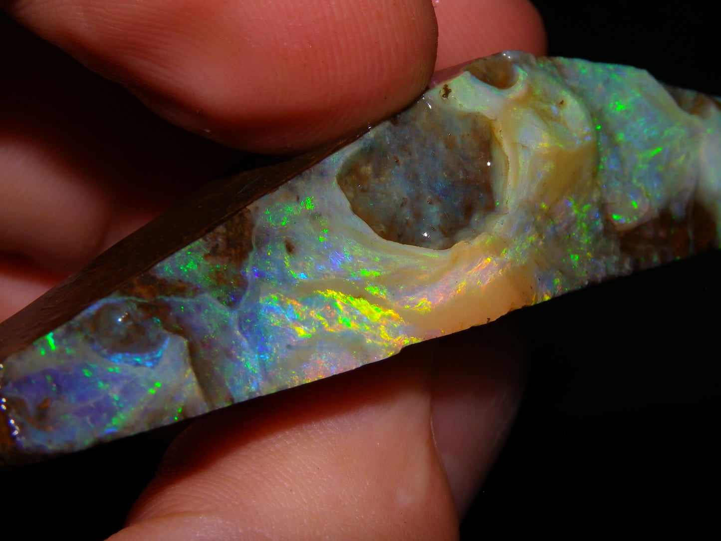4 Nice Rough/Rubbed Boulder Opals 416cts Queensland Australia Multicolours/Patterns
