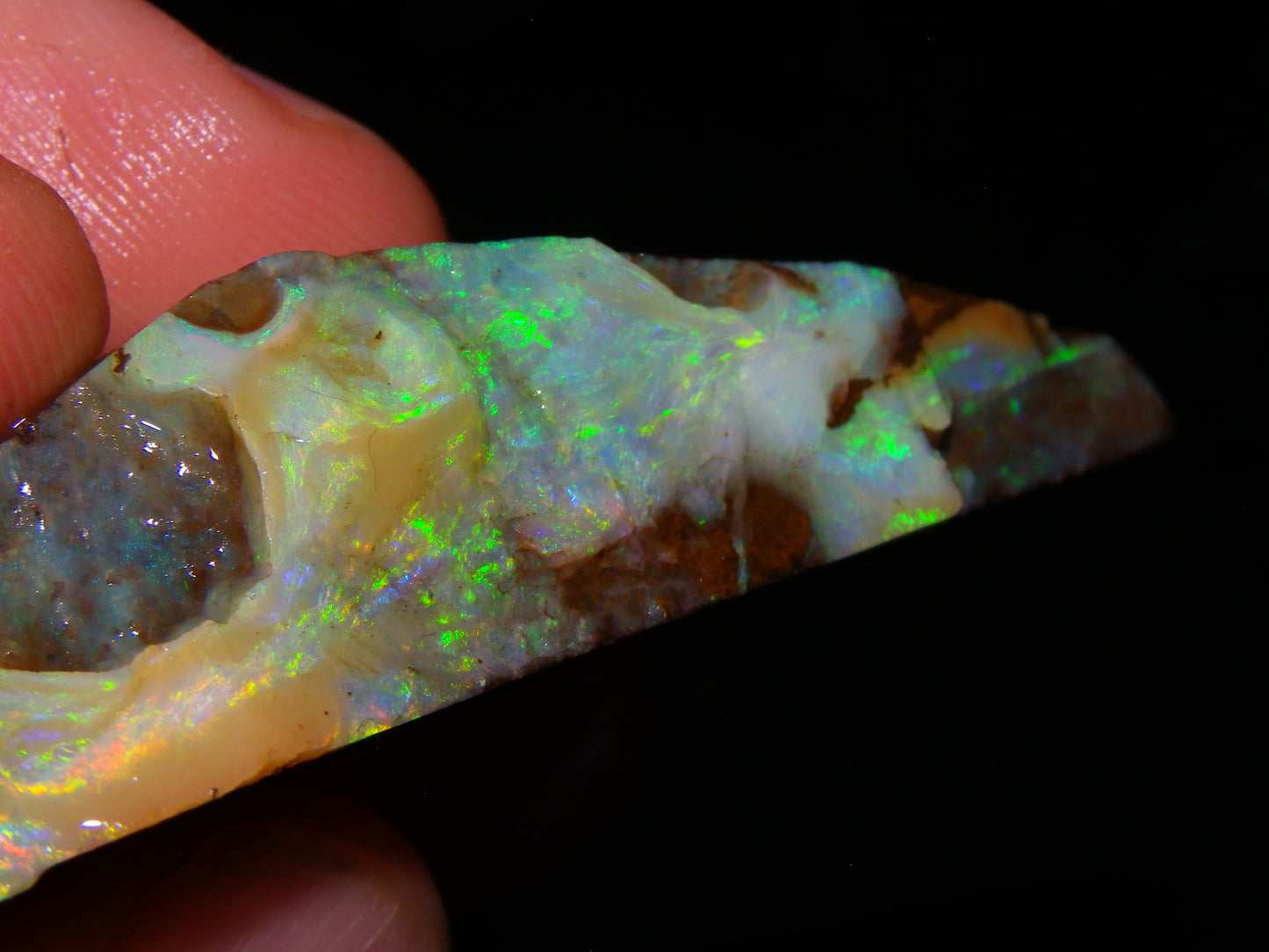 4 Nice Rough/Rubbed Boulder Opals 416cts Queensland Australia Multicolours/Patterns