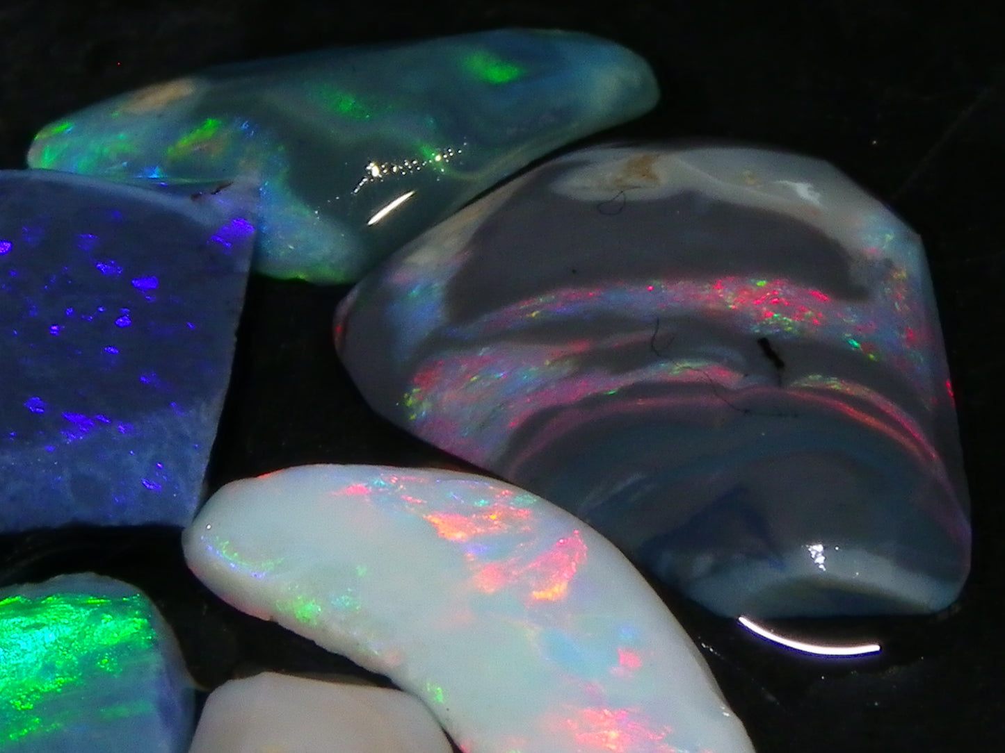 Nice Rubbed Gem Lightning Ridge Opal Parcel 15.24cts Multicolour MIxed Base Black/Grey/Light