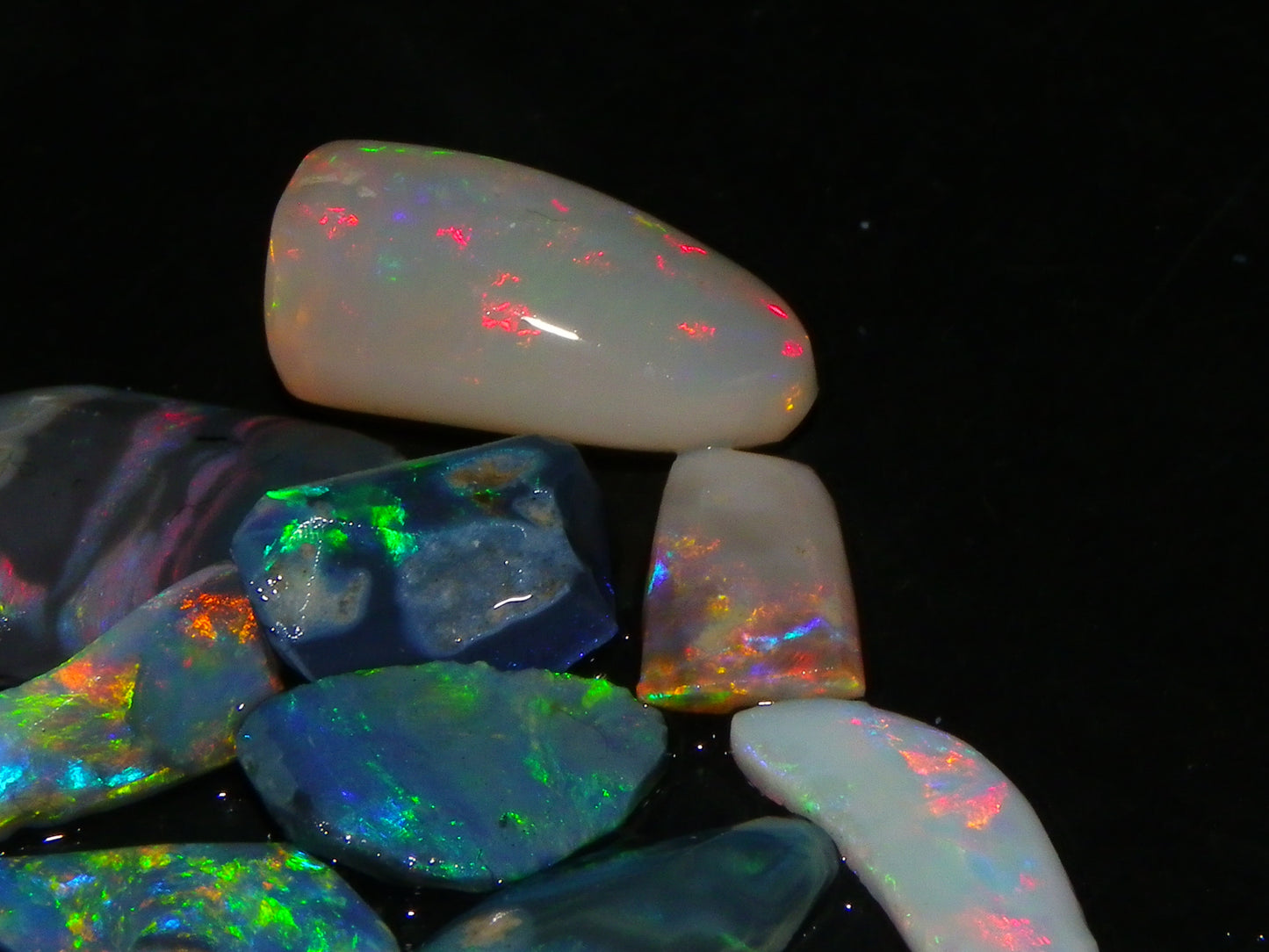 Nice Rubbed Gem Lightning Ridge Opal Parcel 15.24cts Multicolour MIxed Base Black/Grey/Light