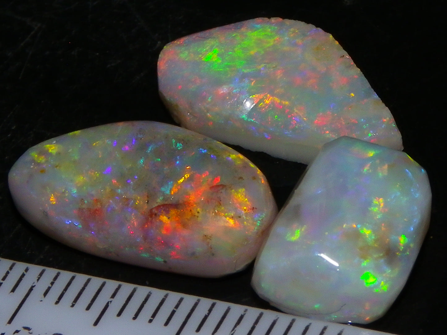 3 Nice Rubbed/Roug Coober Pedy Seam Opals 12cts Multicolour Fires Australia