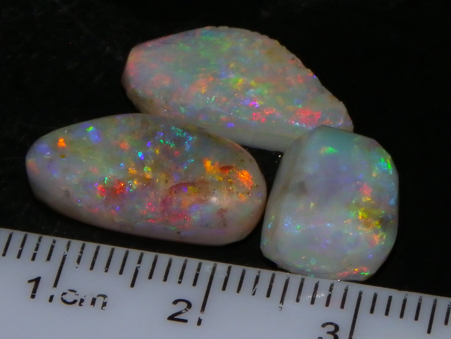 3 Nice Rubbed/Roug Coober Pedy Seam Opals 12cts Multicolour Fires Australia