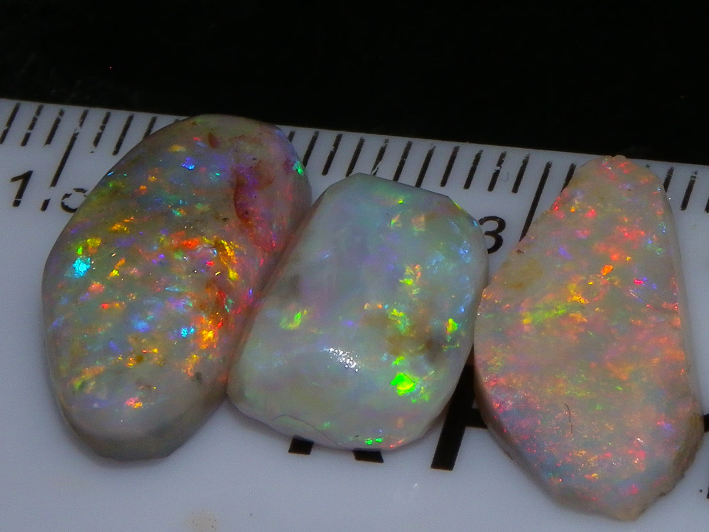 3 Nice Rubbed/Roug Coober Pedy Seam Opals 12cts Multicolour Fires Australia