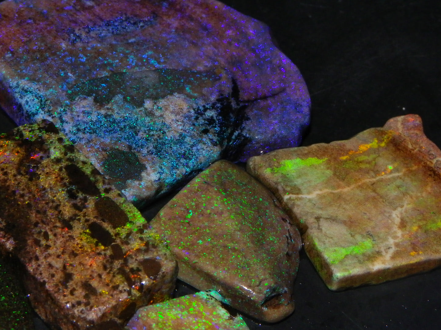 Nice Rough/Sliced/Treated Andamooka Matrix Opal 186cts Green/Blue/Oranges :)