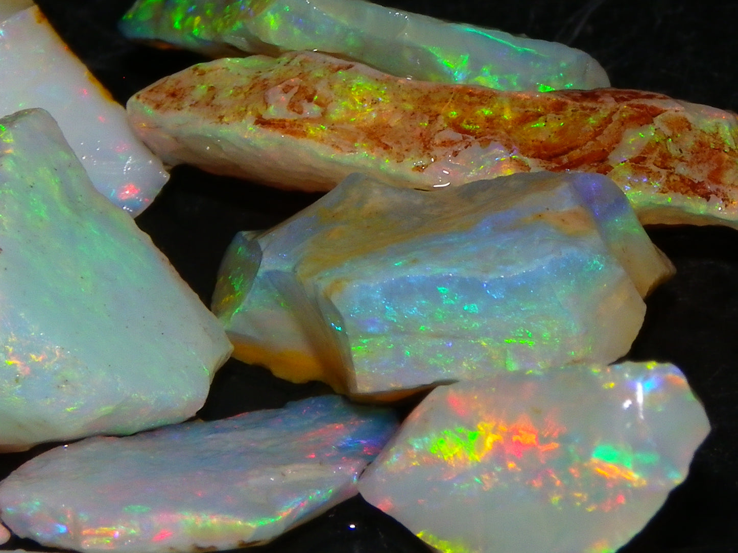 Nice Quality Coober Pedy Opal Rough Parcel 49.4cts Australia Multicolour Fires