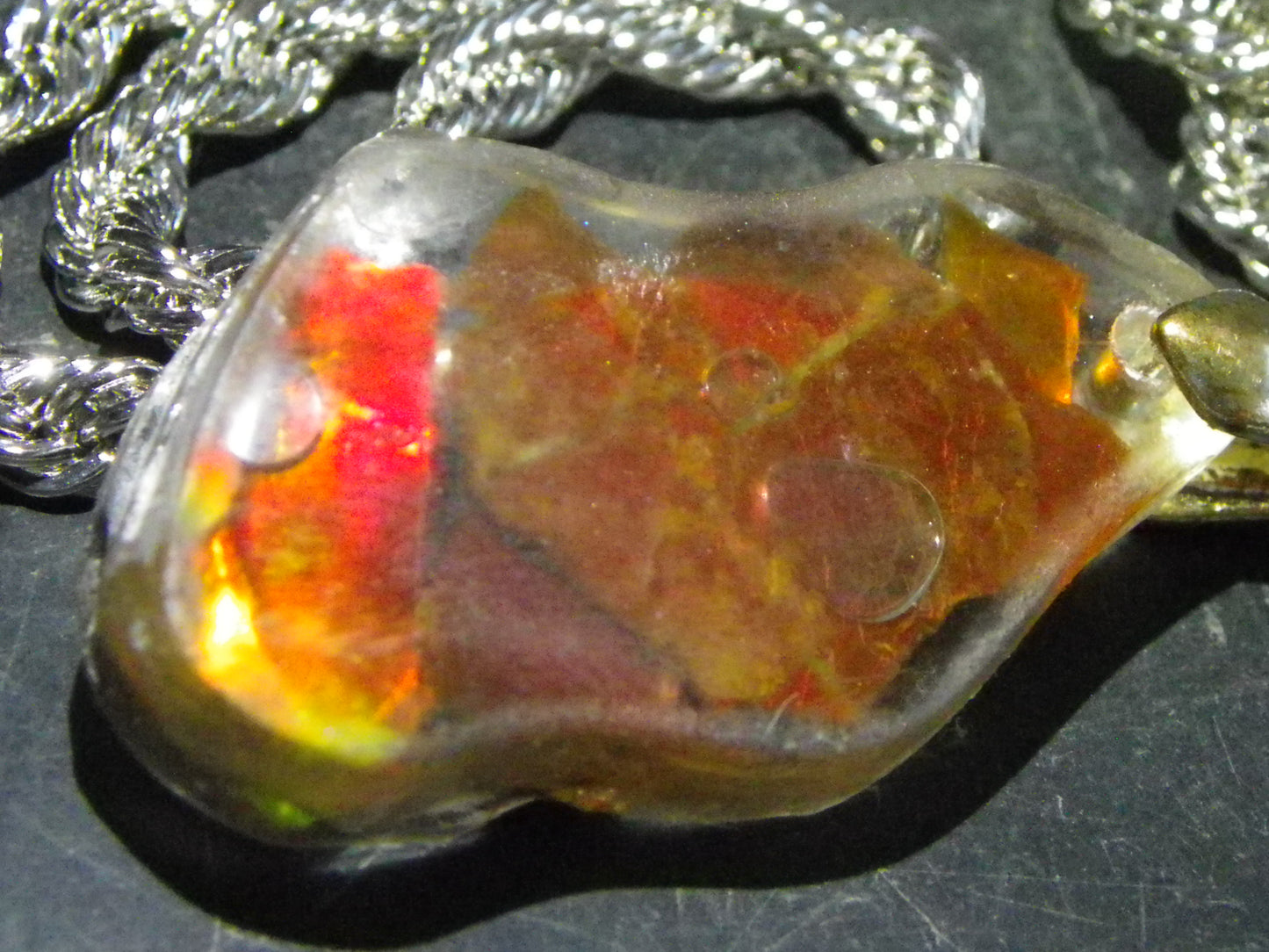 Nice Ammolite Double sided Pendant 24cts +Titanium rope Chain Red/Gold Colours Canada