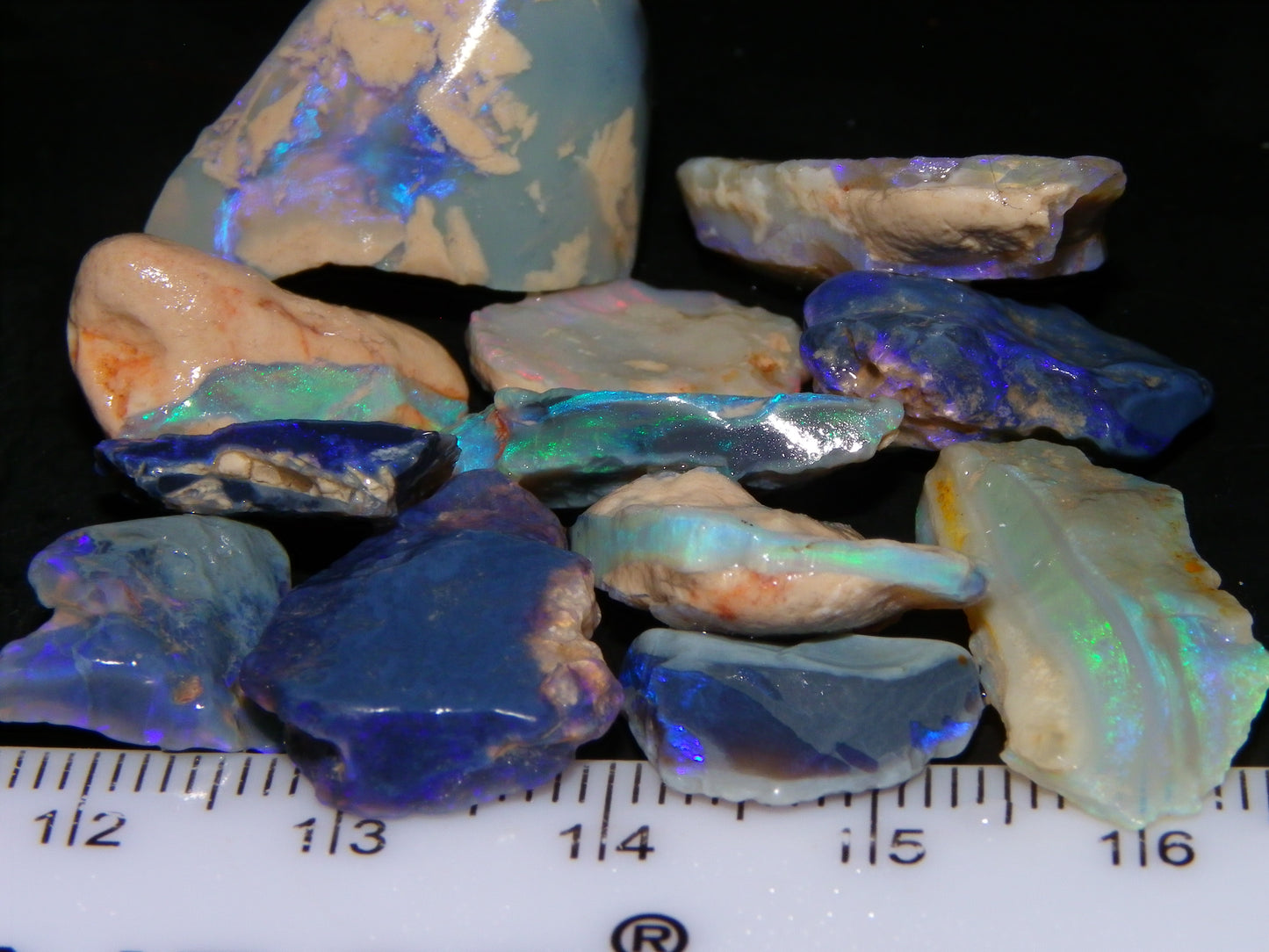 Nice Rough, 1 Rubbed Opals Lightning Ridge 86.5cts Australia Seam Blue/Greens