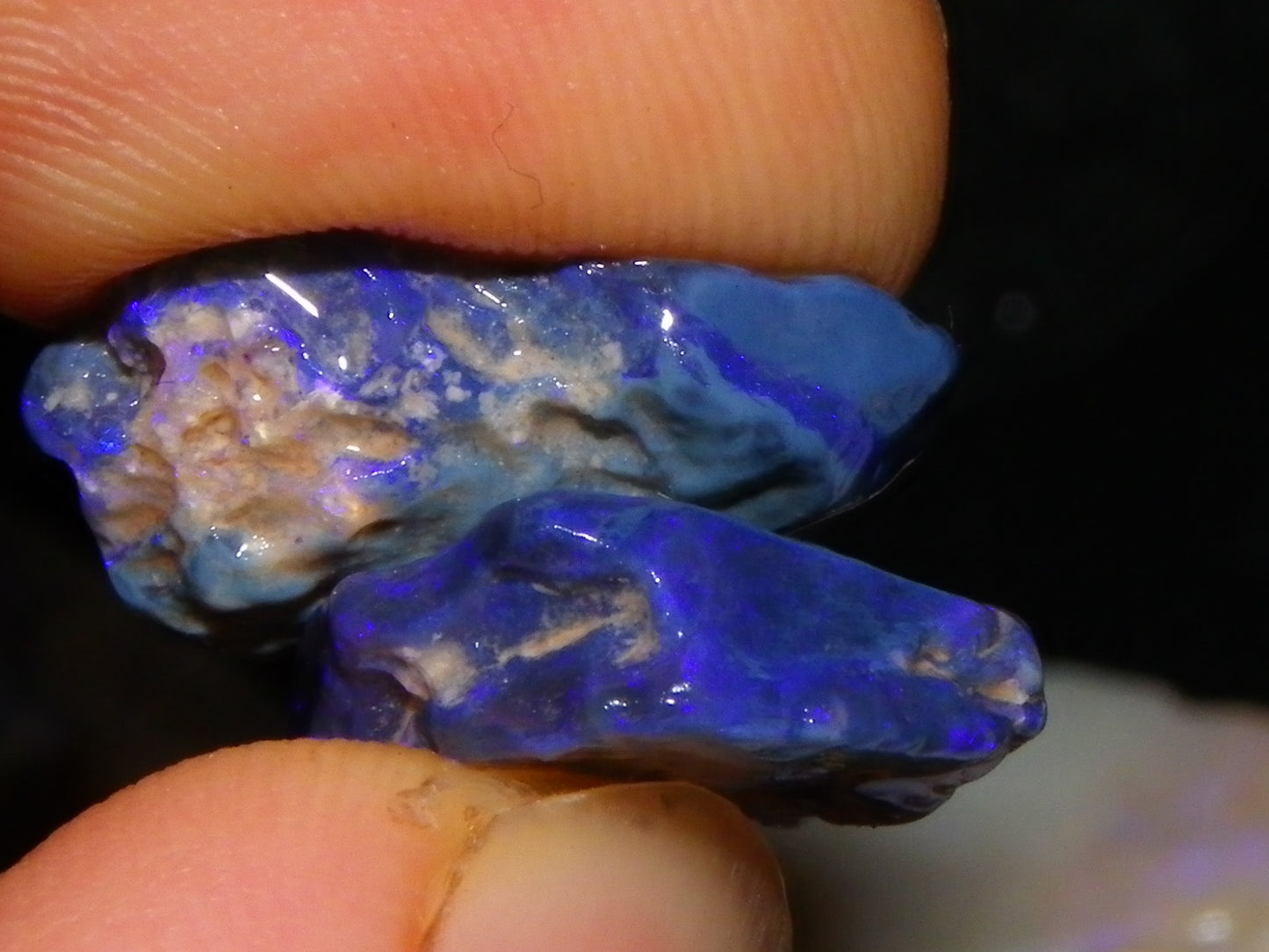 Nice Rough, 1 Rubbed Opals Lightning Ridge 86.5cts Australia Seam Blue/Greens