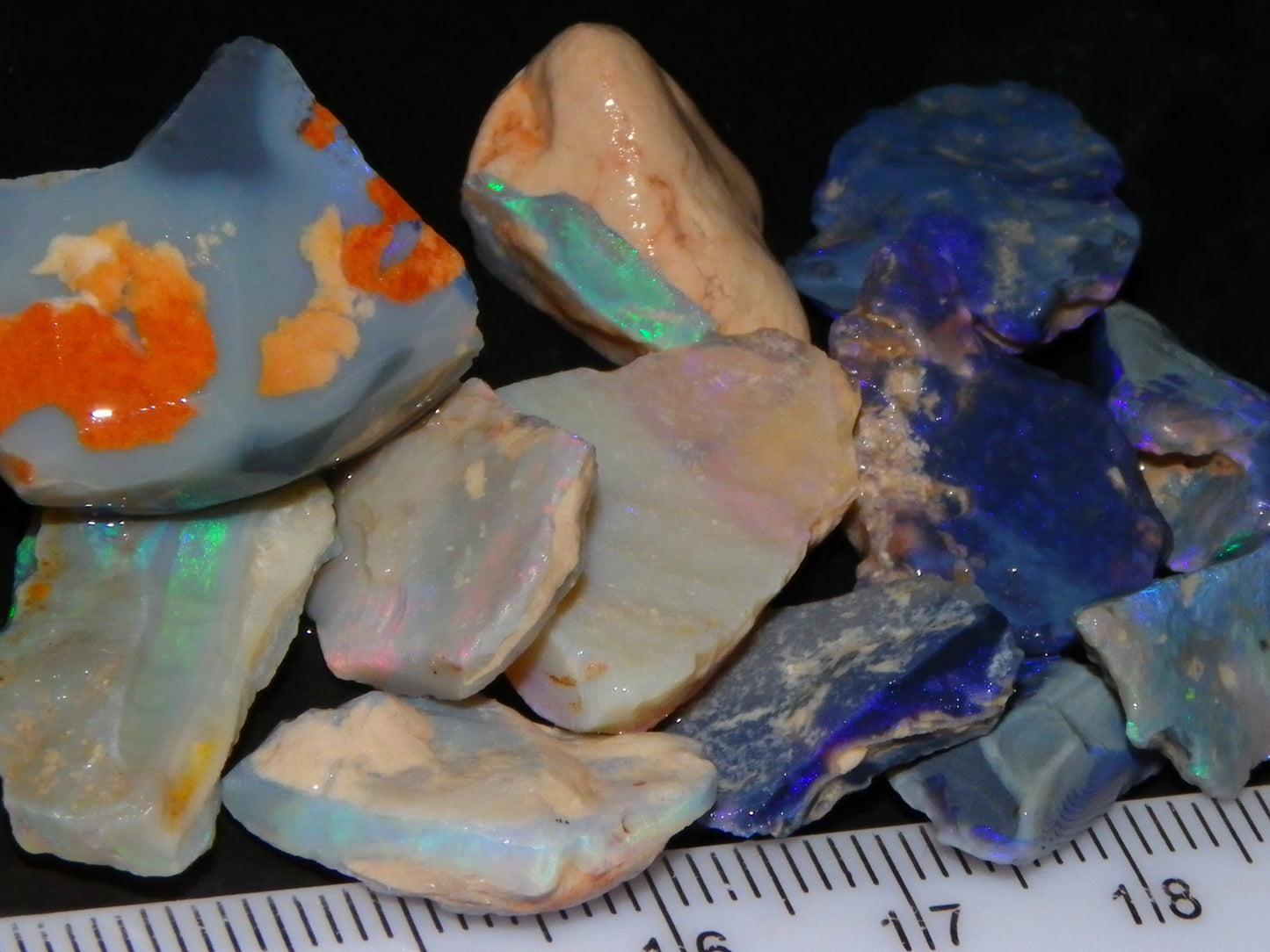 Nice Rough, 1 Rubbed Opals Lightning Ridge 86.5cts Australia Seam Blue/Greens