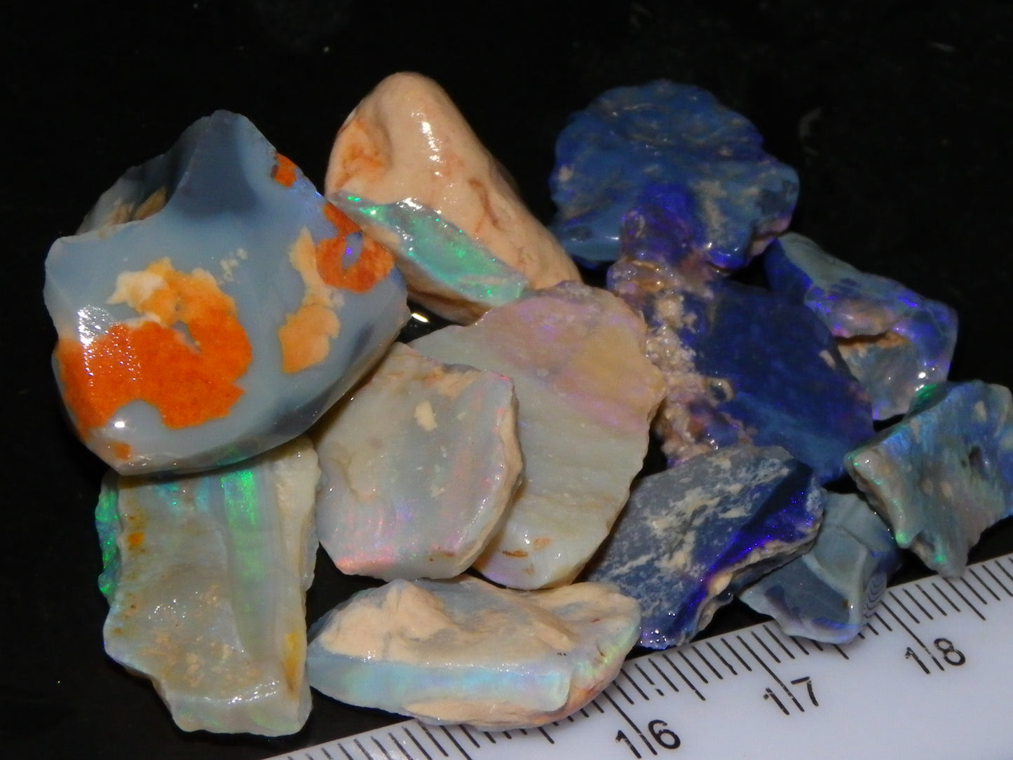 Nice Rough, 1 Rubbed Opals Lightning Ridge 86.5cts Australia Seam Blue/Greens