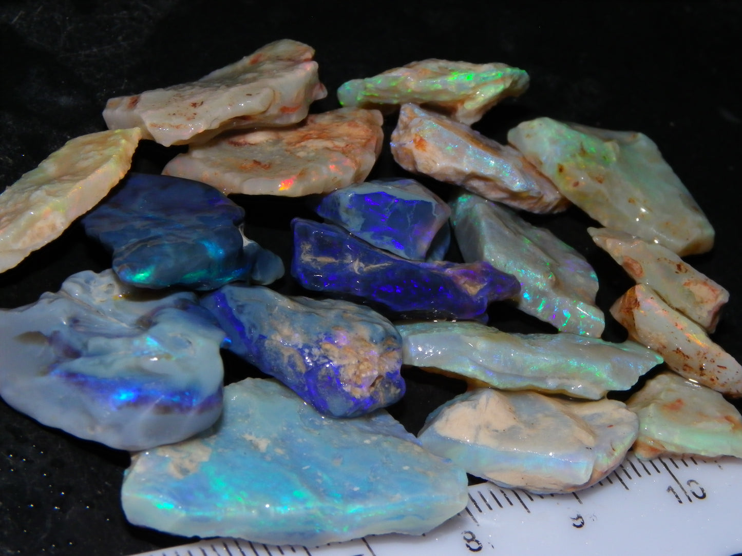 Nice Rough Lightning Ridge Seam Opal Parcel 112cts Crystal/Black Base Blue/Greens Australia