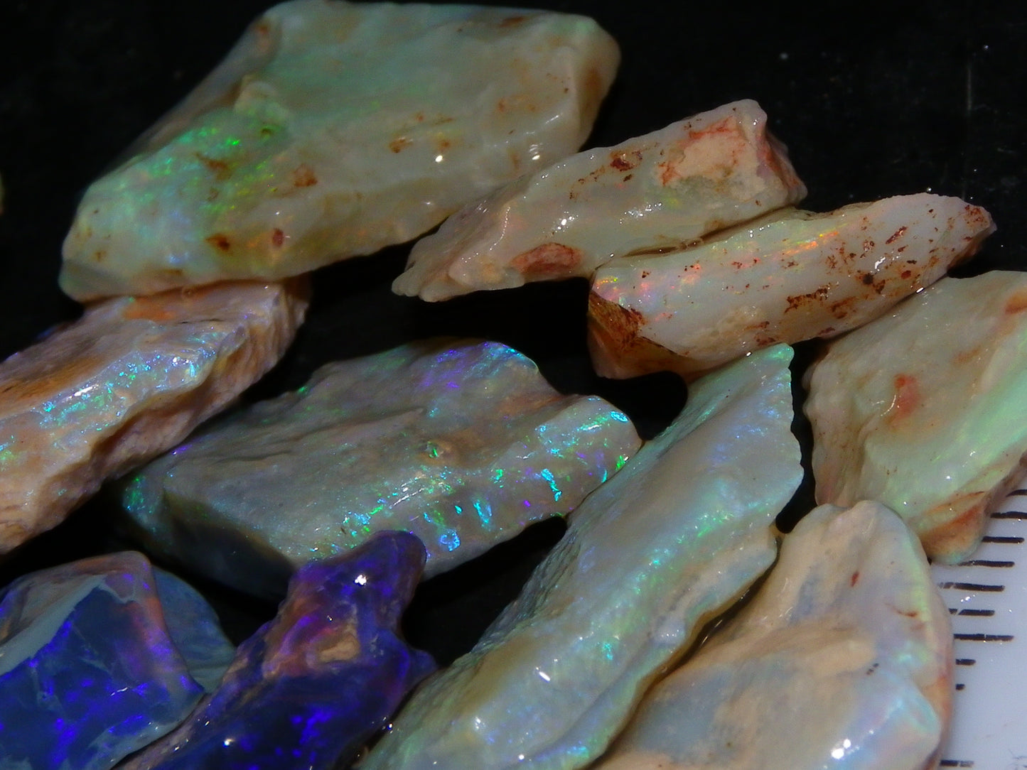 Nice Rough Lightning Ridge Seam Opal Parcel 112cts Crystal/Black Base Blue/Greens Australia