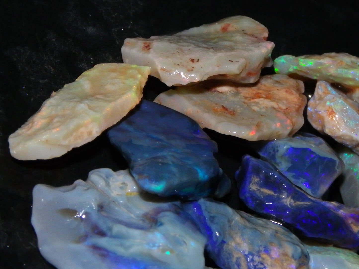 Nice Rough Lightning Ridge Seam Opal Parcel 112cts Crystal/Black Base Blue/Greens Australia