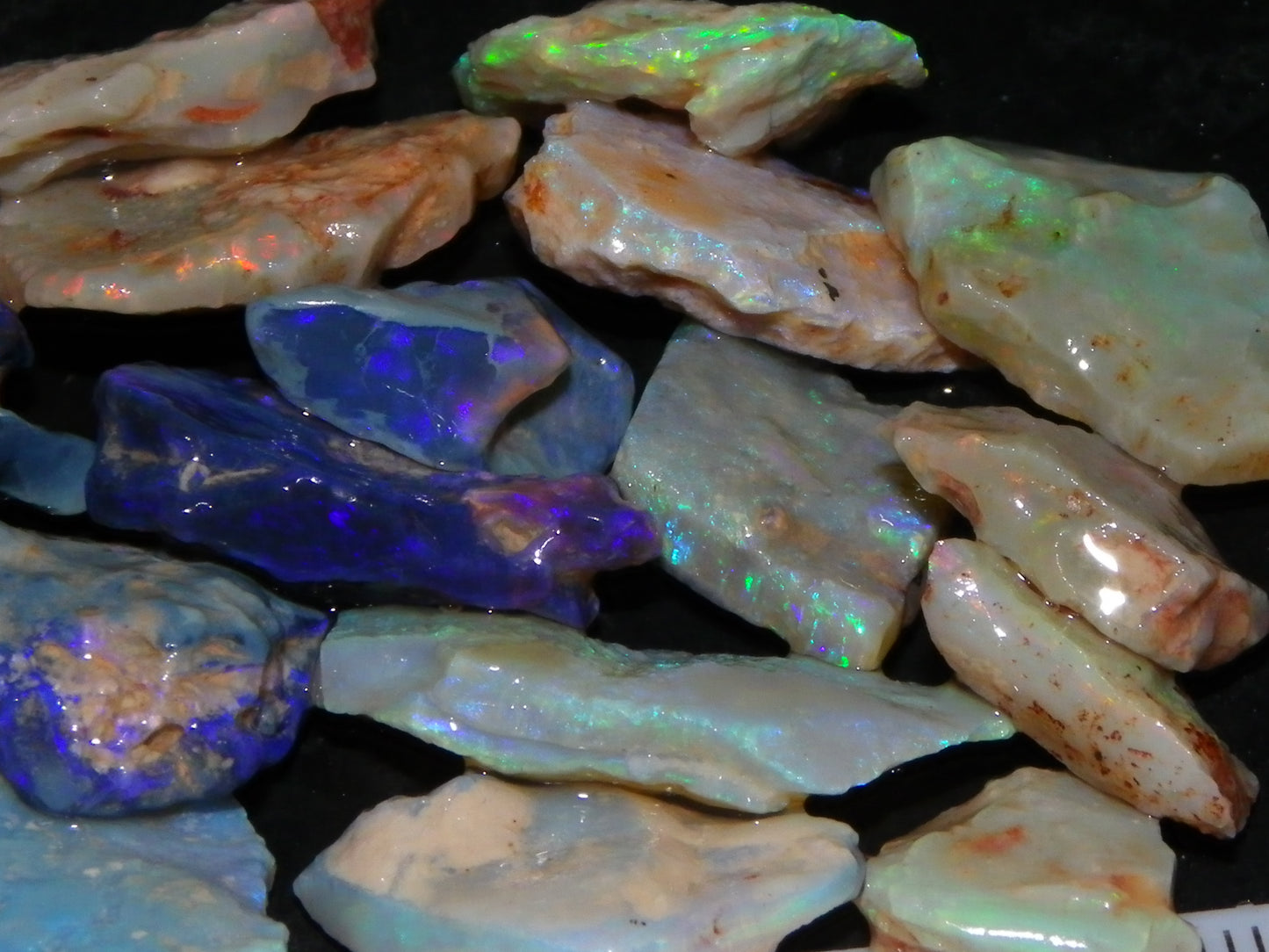 Nice Rough Lightning Ridge Seam Opal Parcel 112cts Crystal/Black Base Blue/Greens Australia