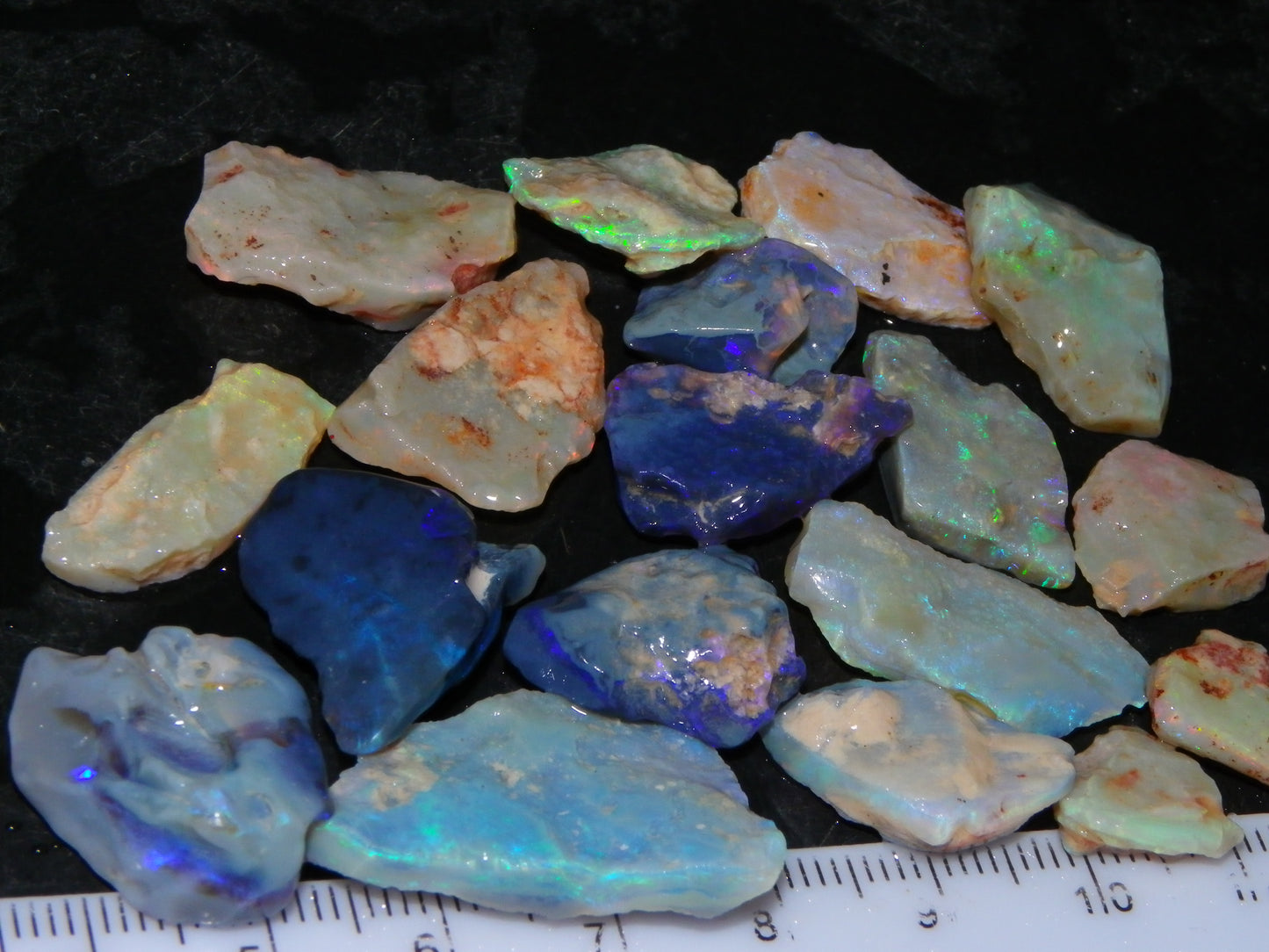 Nice Rough Lightning Ridge Seam Opal Parcel 112cts Crystal/Black Base Blue/Greens Australia