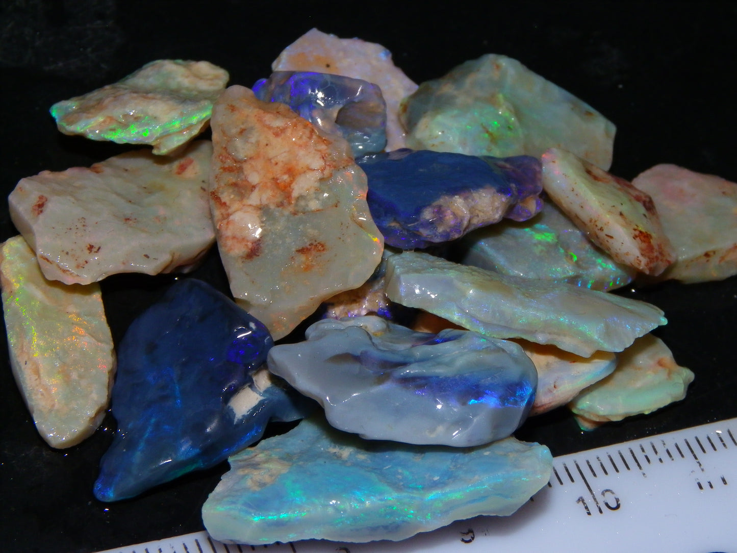 Nice Rough Lightning Ridge Seam Opal Parcel 112cts Crystal/Black Base Blue/Greens Australia