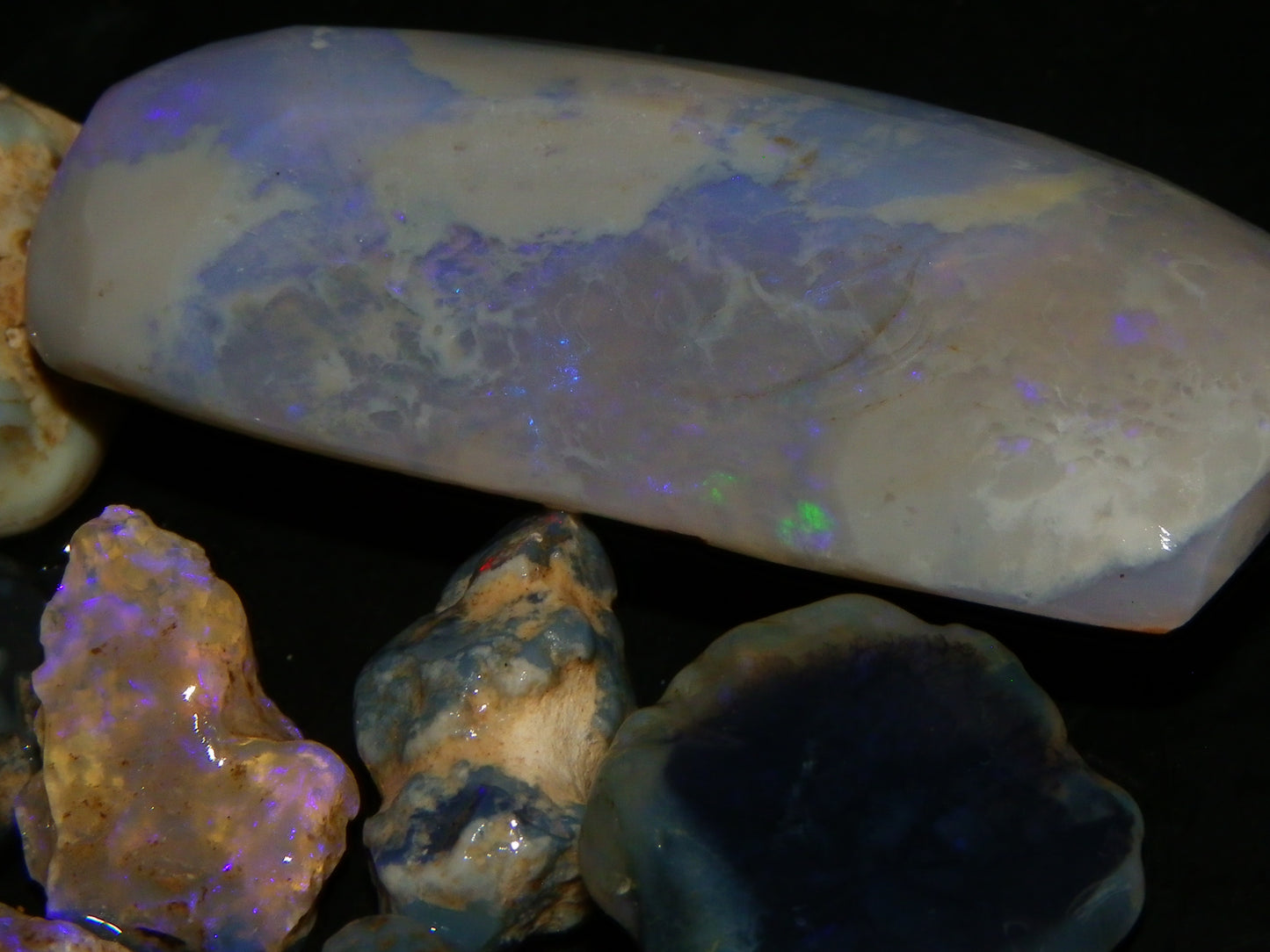 Nice Rough/Rubbed Lightning Ridge Opal Parcel 254.6cts Nobby/Crystal 1 Rub :)