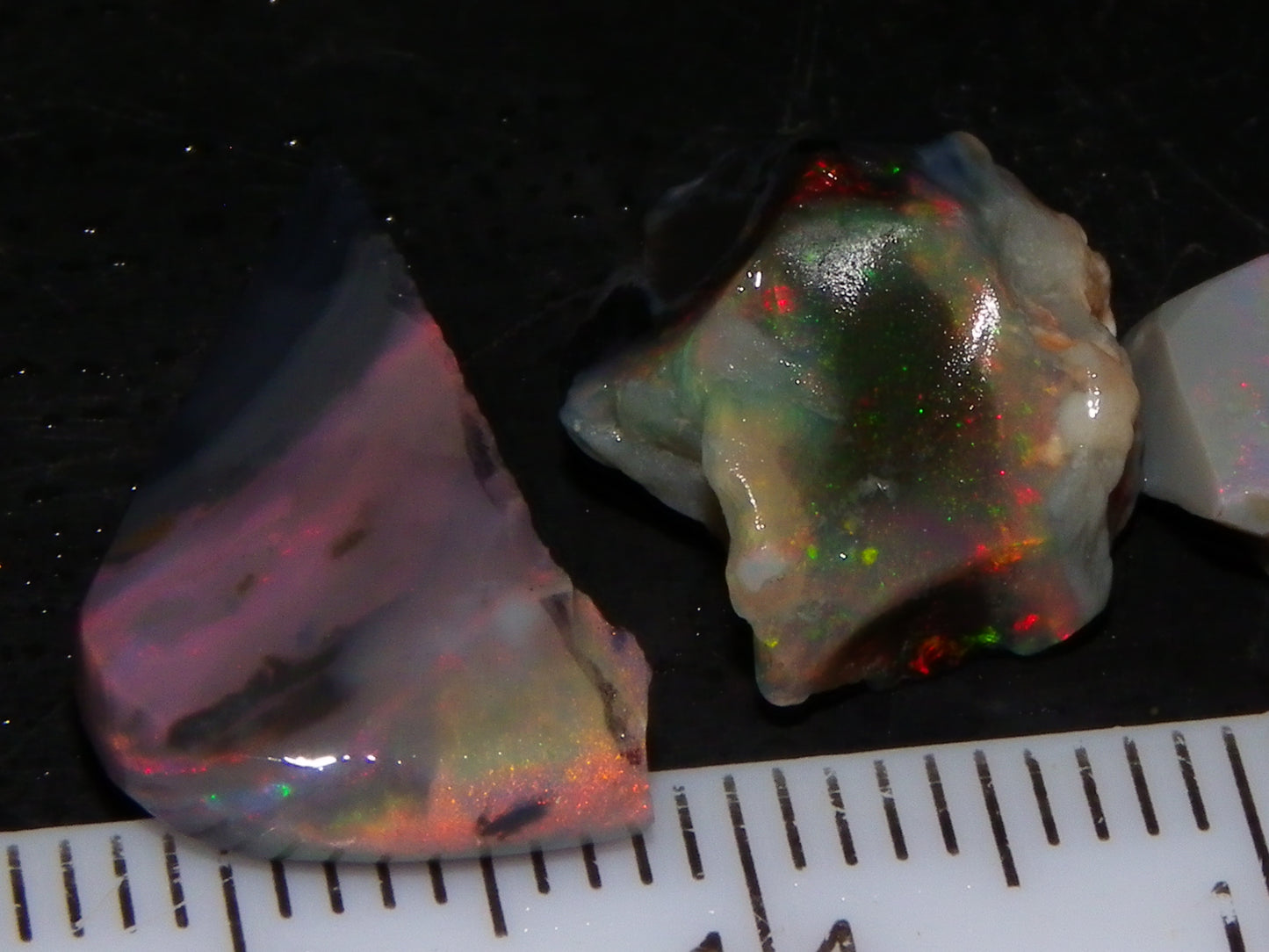 Nice Dark/Black Opal Rough/Rubs 13.7cts Lightning Ridge Australia Pinks/Reds :)