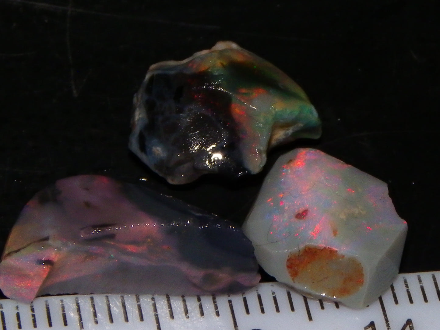 Nice Dark/Black Opal Rough/Rubs 13.7cts Lightning Ridge Australia Pinks/Reds :)