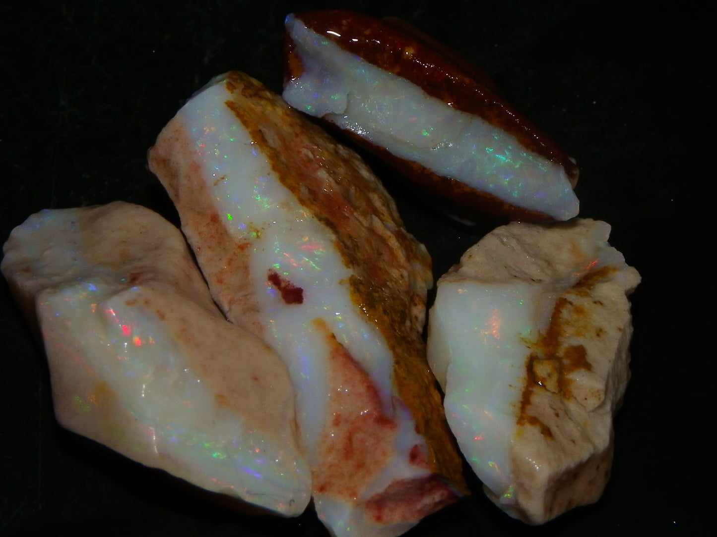 Nice Rough Opal Specimens/Seam 58.5cts Coober Pedy Australia Multicolours