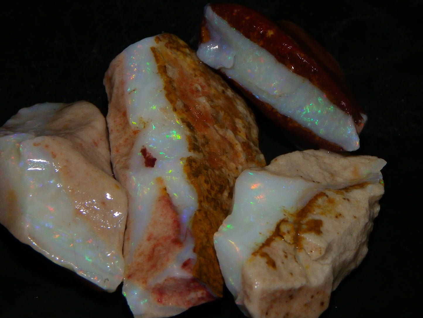 Nice Rough Opal Specimens/Seam 58.5cts Coober Pedy Australia Multicolours