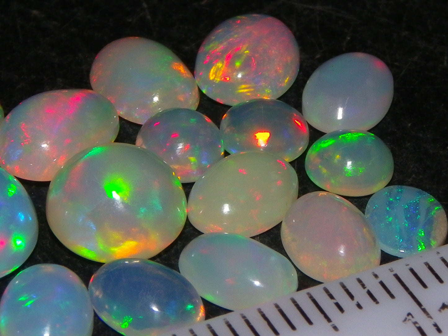 Nice Cut/Polished Welo Crystal Opals 10.30cts Ethiopia 17x stones Multicolours