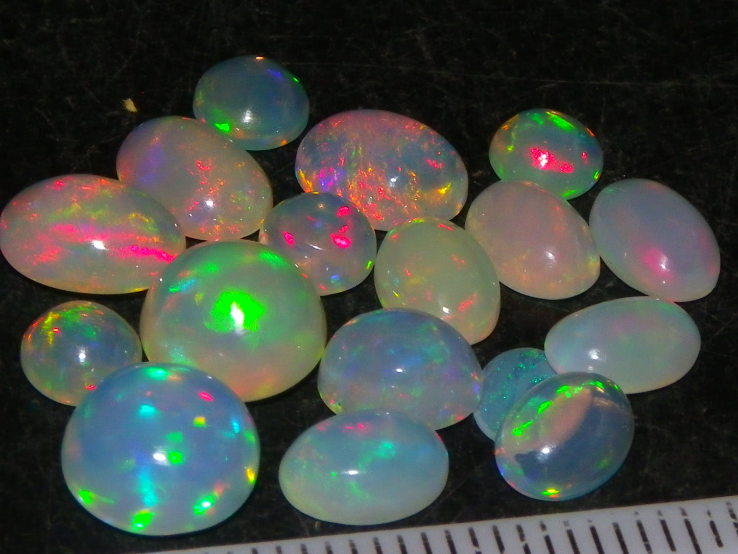 Nice Cut/Polished Welo Crystal Opals 10.30cts Ethiopia 17x stones Multicolours