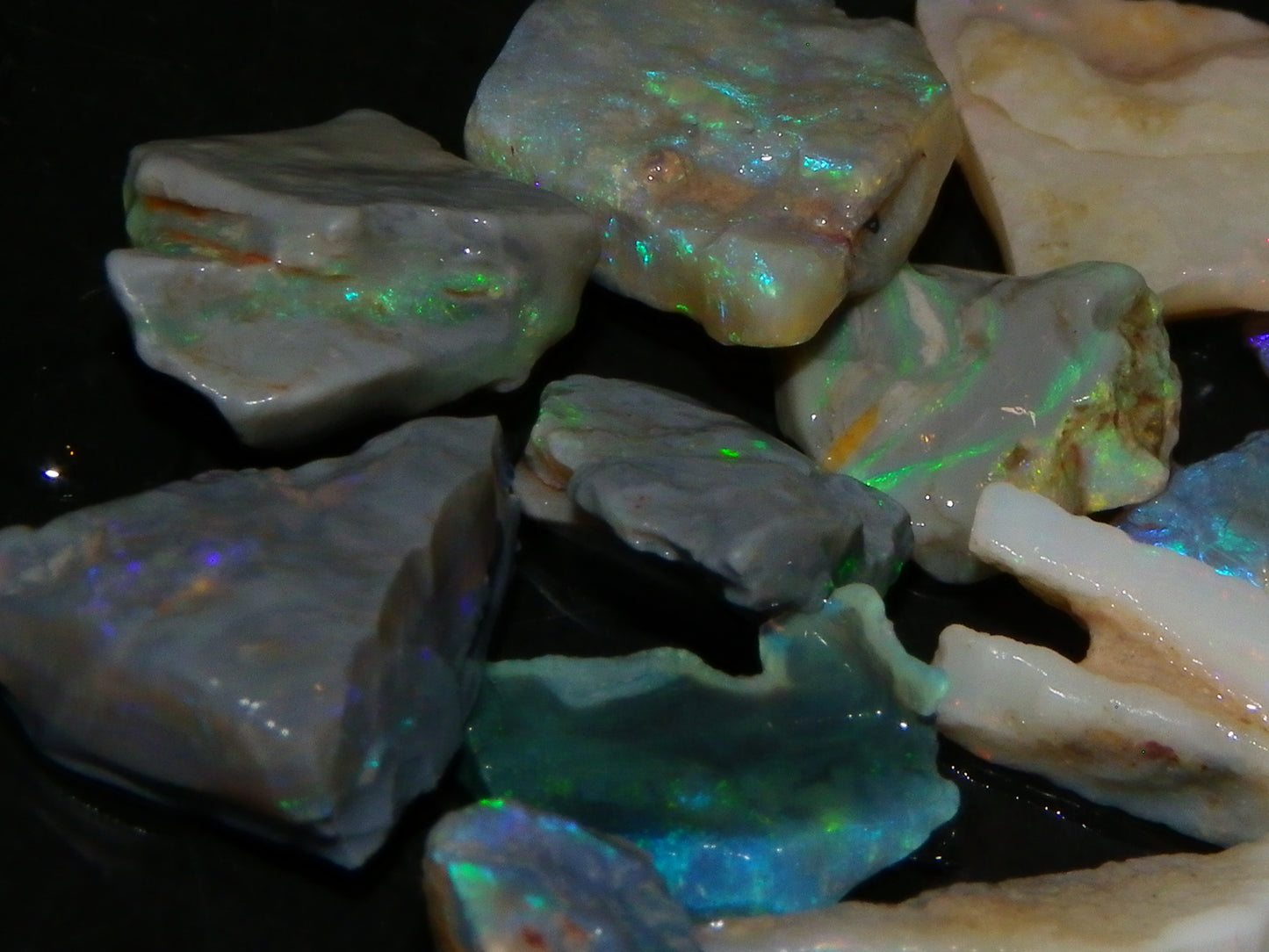 Nice Rough/Rubbed Lightning Ridge Opal Partcel 43cts Fires/Specimens :)
