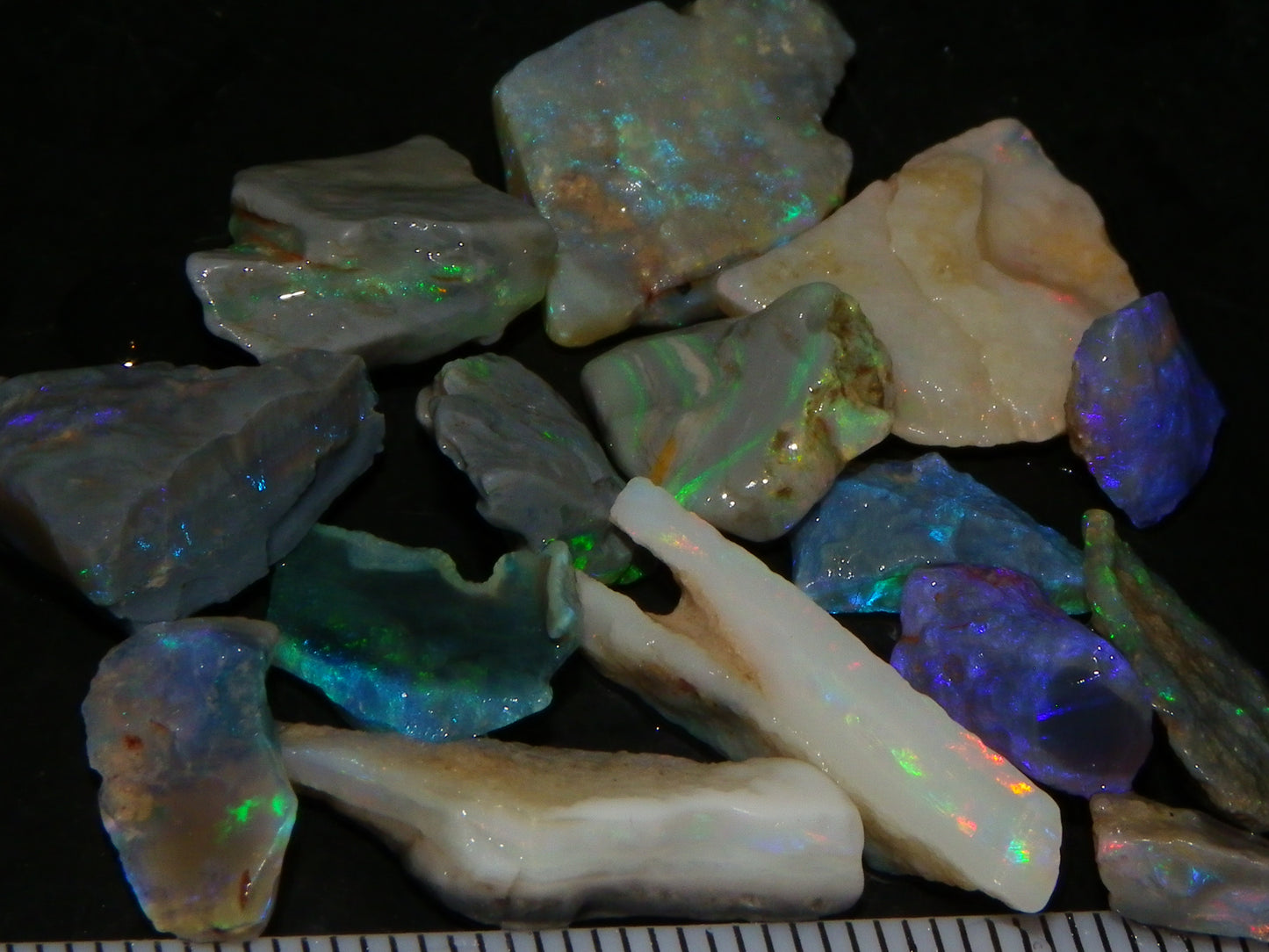 Nice Rough/Rubbed Lightning Ridge Opal Partcel 43cts Fires/Specimens :)