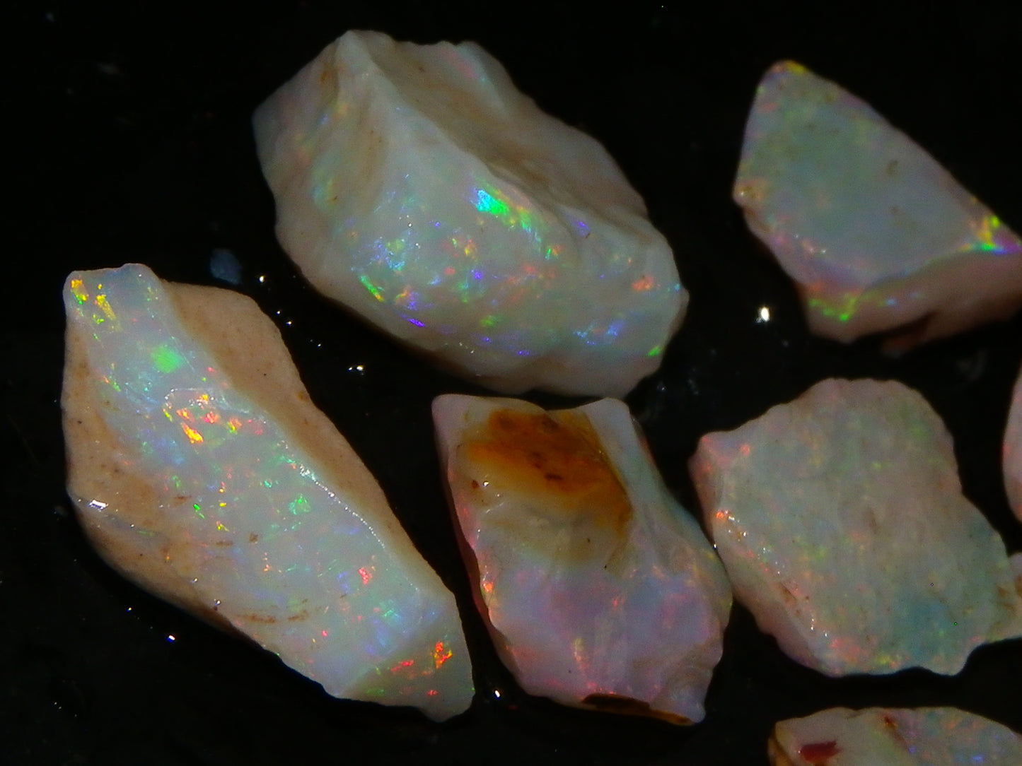 Nice Coober Pedy Opal Rough Parcel 27.4cts Bright Multicolours Crystal/Milky Base Seam