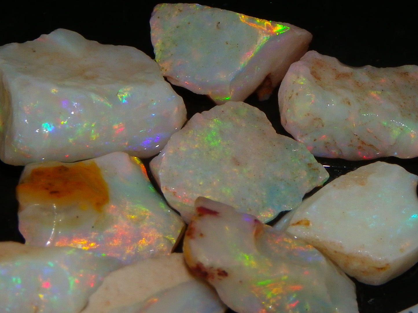 Nice Coober Pedy Opal Rough Parcel 27.4cts Bright Multicolours Crystal/Milky Base Seam