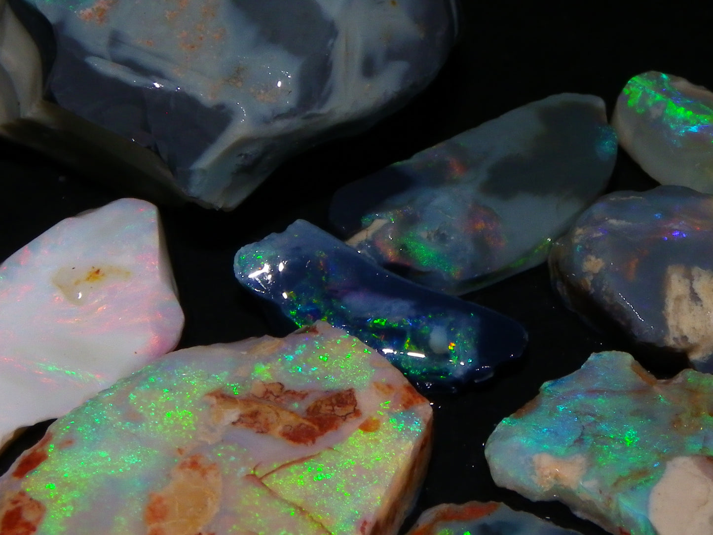 Nice Rough/Rubbed Lightning Ridge Opal Parcel 117.7cts Mixed Base Green/Blue/Pinks