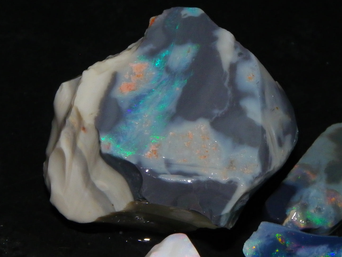 Nice Rough/Rubbed Lightning Ridge Opal Parcel 117.7cts Mixed Base Green/Blue/Pinks