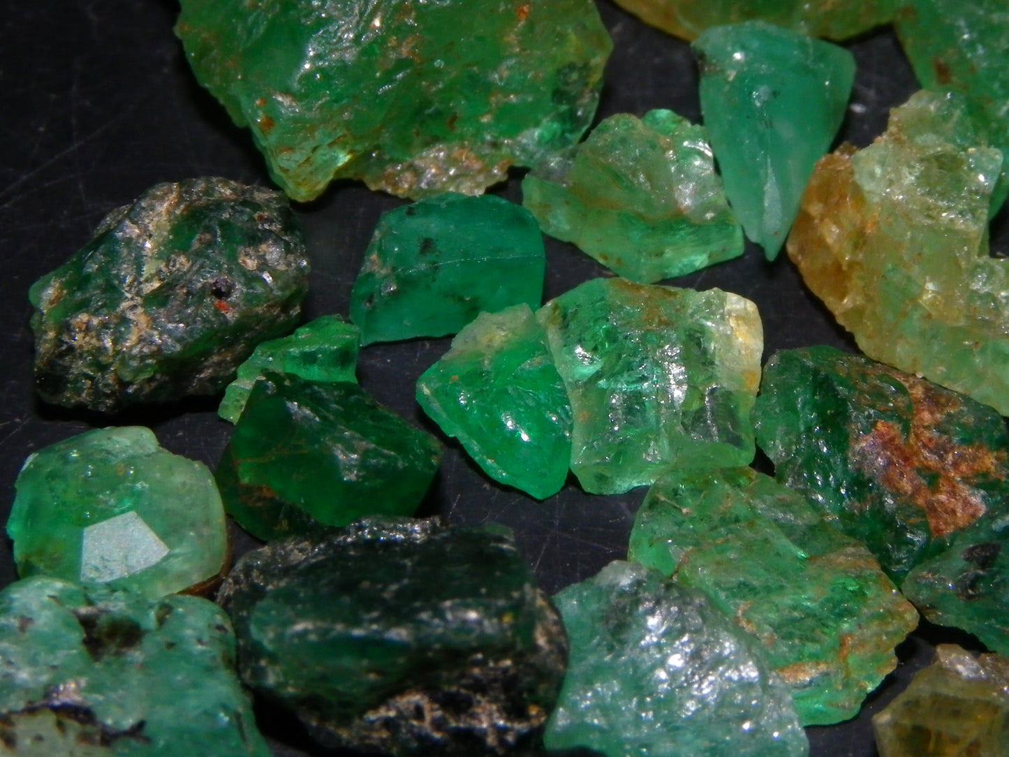 Nice Afghanistan Panjshir Emerald Parcel 125cts Great Crystal Shape/Colours