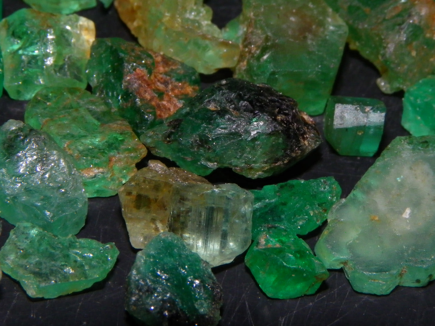 Nice Afghanistan Panjshir Emerald Parcel 125cts Great Crystal Shape/Colours