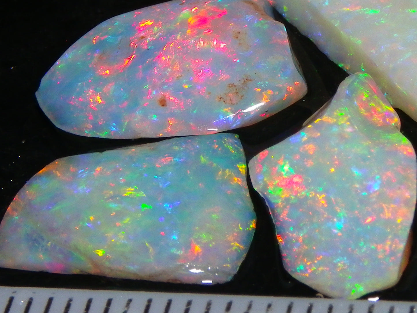 Nice Quality Rough/Rubbed Coober Pedy Opal Parcel 17.54cts Multicolour Fires Australia