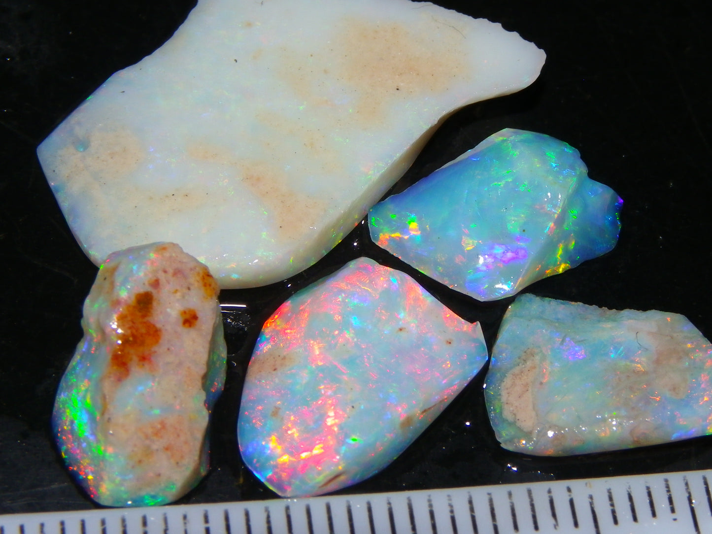 Nice Quality Rough/Rubbed Coober Pedy Opal Parcel 17.54cts Multicolour Fires Australia