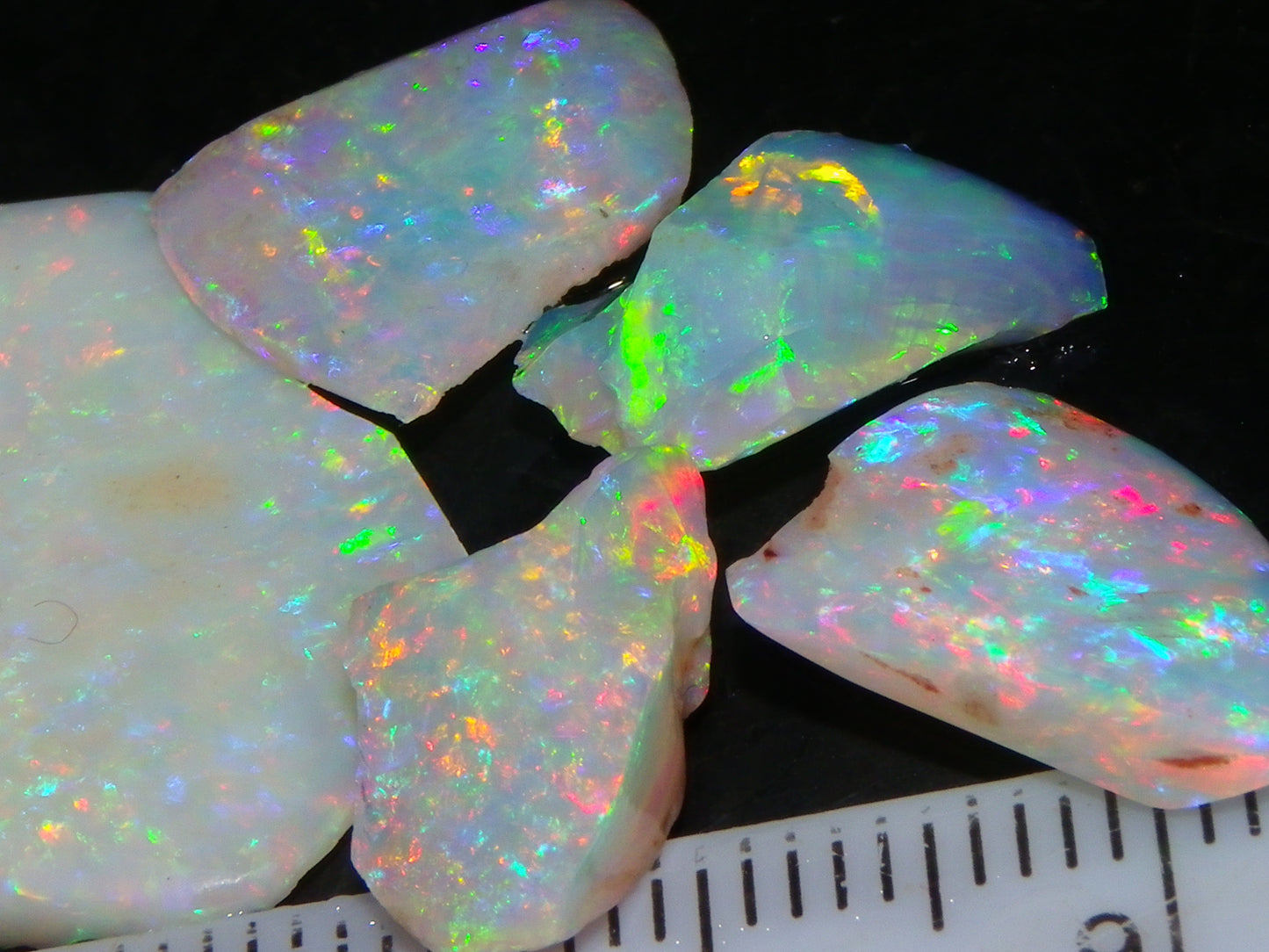Nice Quality Rough/Rubbed Coober Pedy Opal Parcel 17.54cts Multicolour Fires Australia