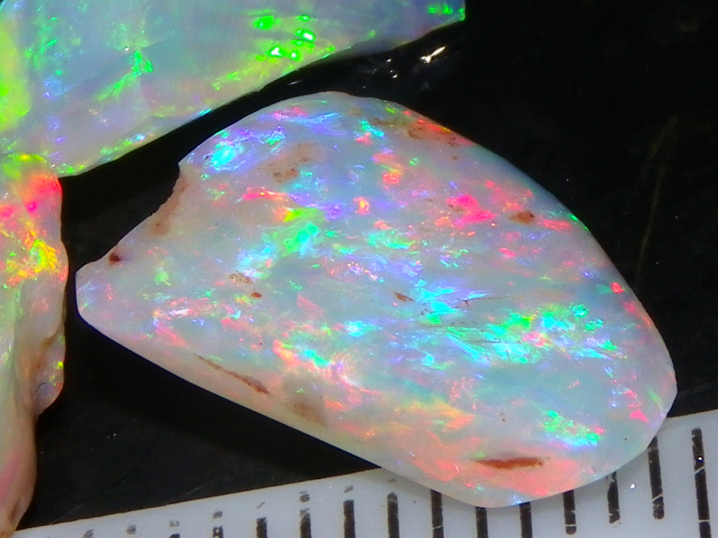Nice Quality Rough/Rubbed Coober Pedy Opal Parcel 17.54cts Multicolour Fires Australia