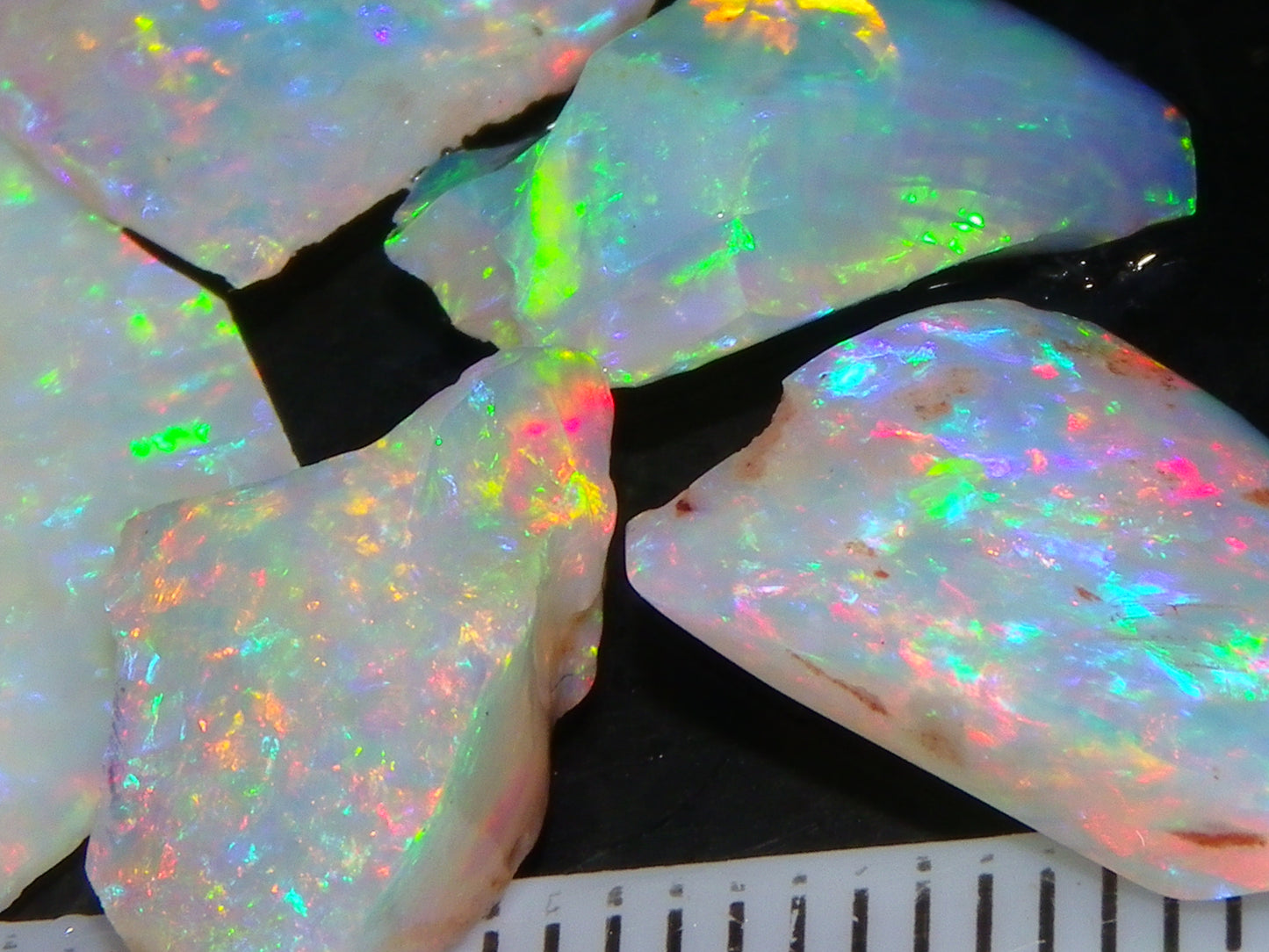 Nice Quality Rough/Rubbed Coober Pedy Opal Parcel 17.54cts Multicolour Fires Australia
