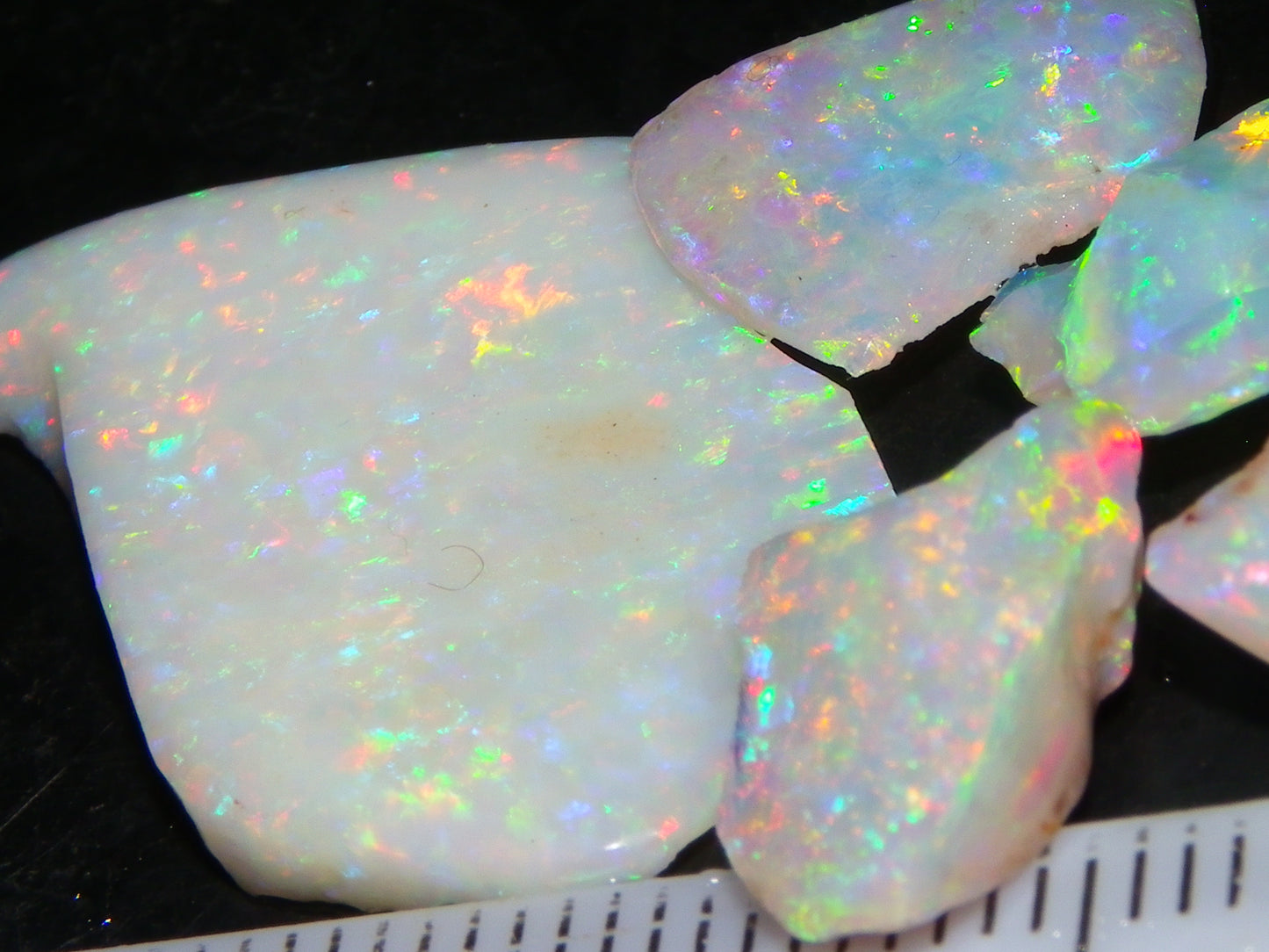 Nice Quality Rough/Rubbed Coober Pedy Opal Parcel 17.54cts Multicolour Fires Australia