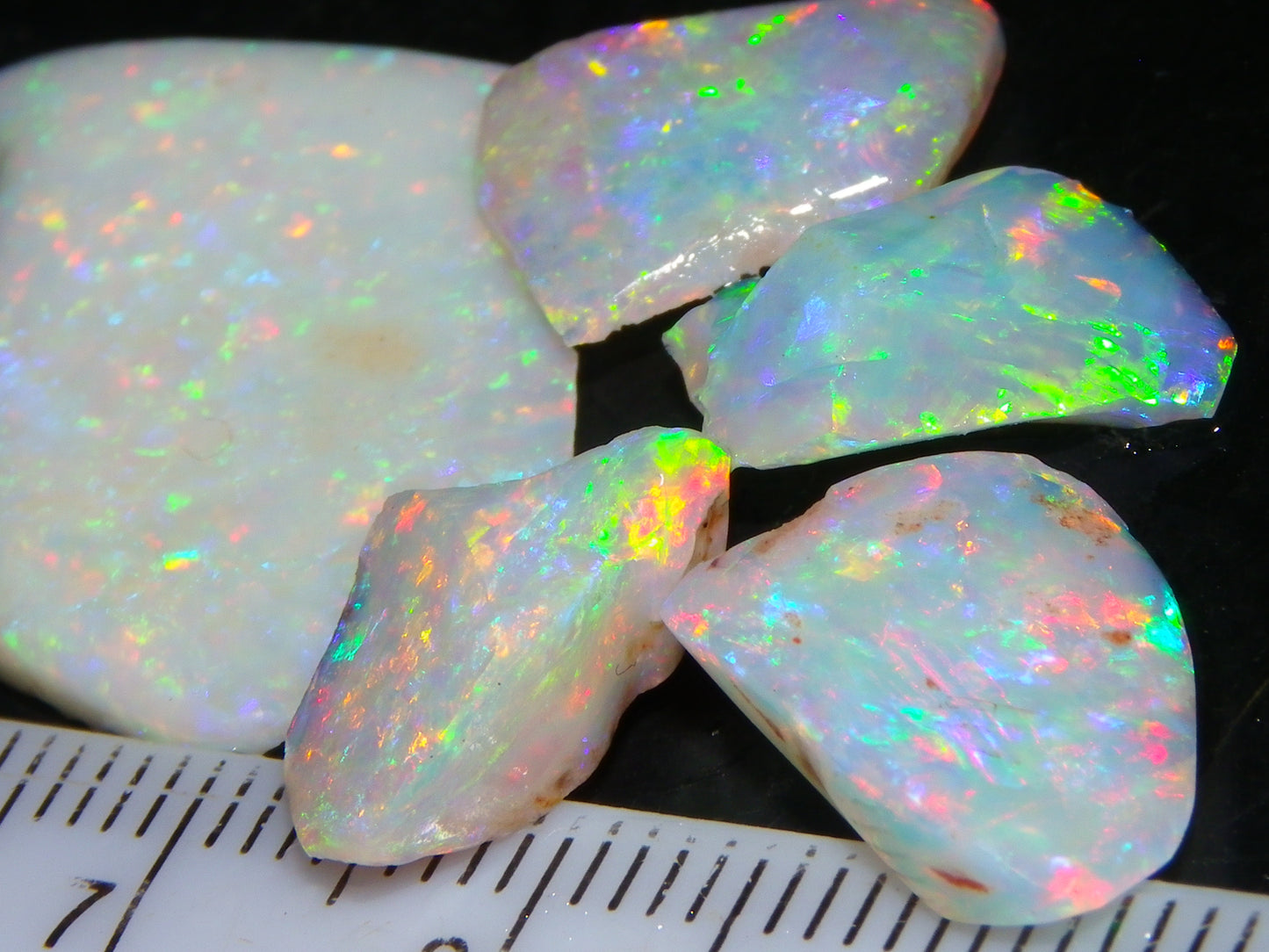 Nice Quality Rough/Rubbed Coober Pedy Opal Parcel 17.54cts Multicolour Fires Australia