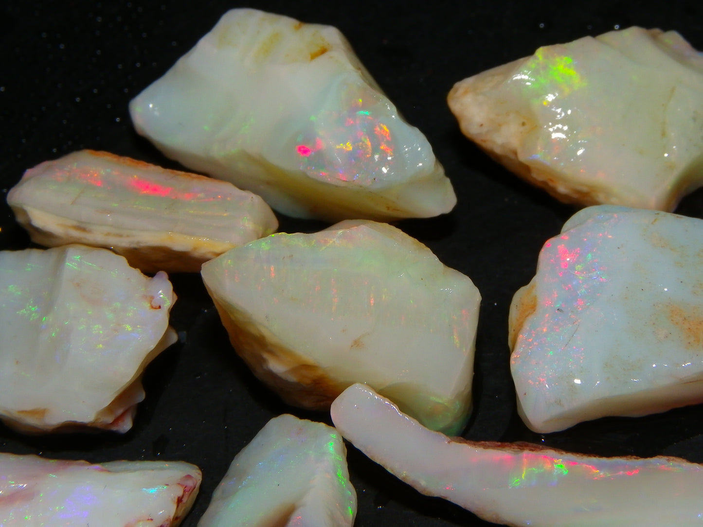 Nice Coober Pedy White/Milky Base Seam Opal Parcel 83.7cts Some Multicolours