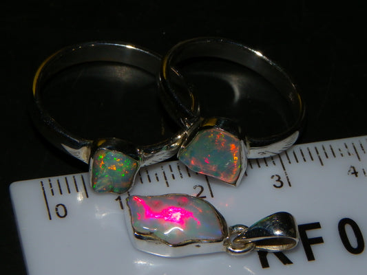 2 Rings 1 pendant 925 Silver Welo Crystal Opal 32cts Total Multicolours Ethiopia