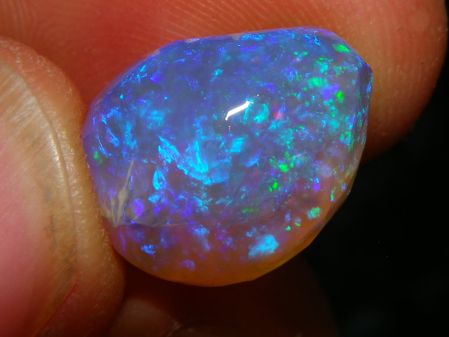 Nice Lightning Ridge Opal Rough/Rubs Parcel 61cts Blue/Purple/Greens Australia
