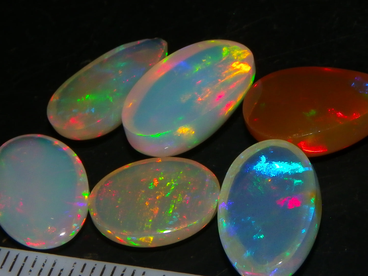 6 Nice Quality welo Crystal Opal Cabs 22.98cts Multicolour Fires Mixed Base :)